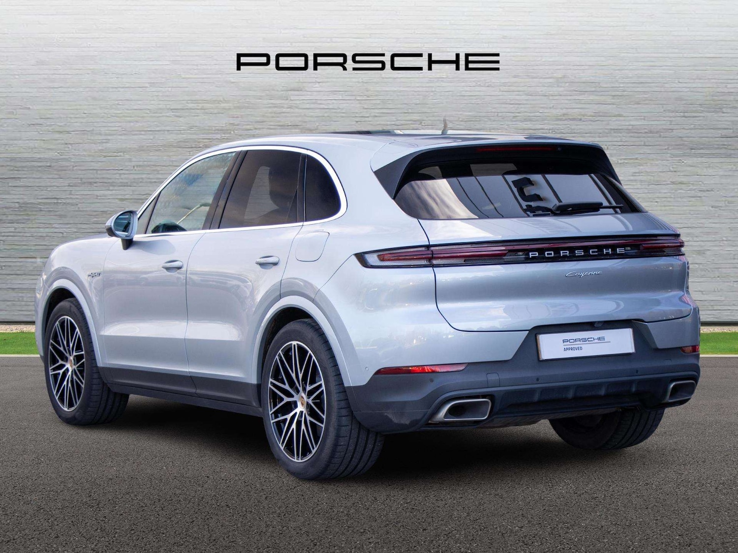 Used Porsche Cayenne 2025 for sale - 77842539: Photo 2