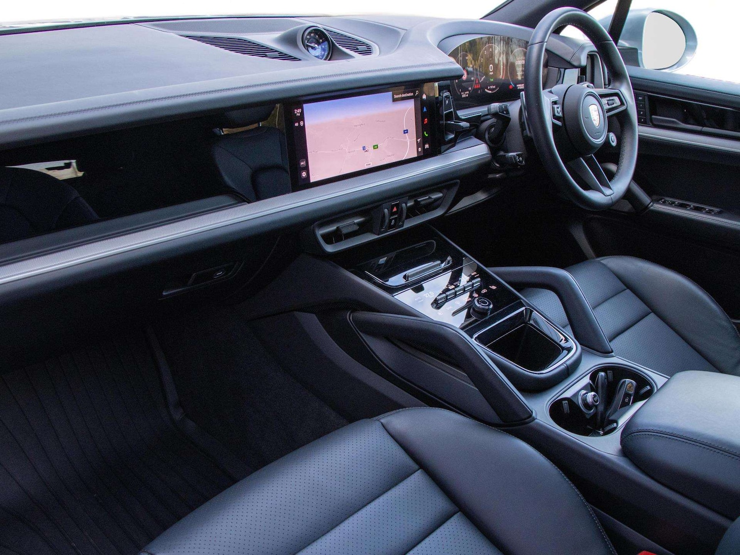 Used Porsche Cayenne 2025 for sale - 77842539: Photo 3