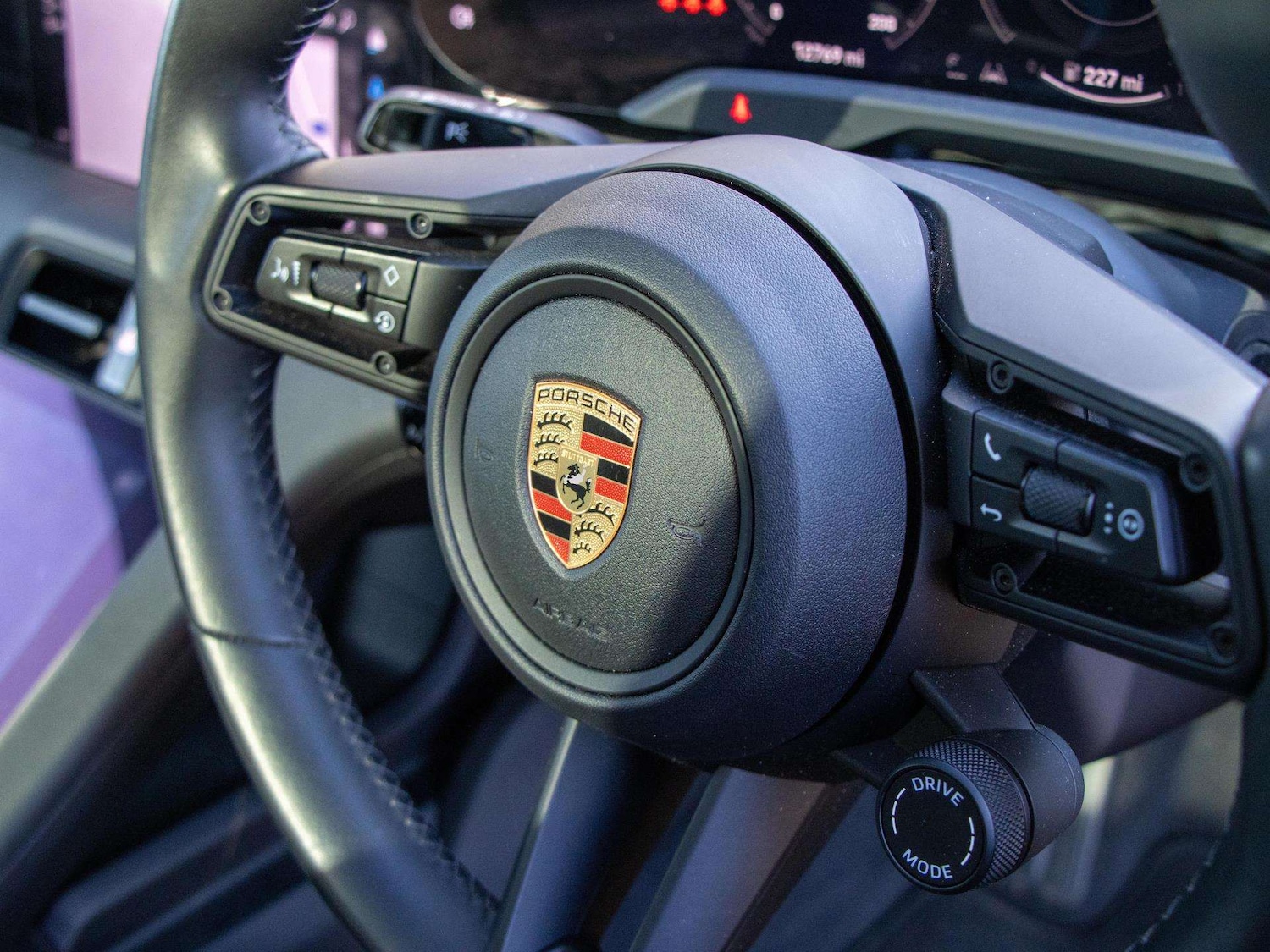 Used Porsche Taycan 2023 for sale - 77726817: Photo 24