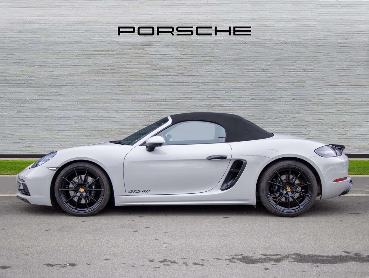 Used Porsche Boxster 2025 for sale - 77628152: Photo 2