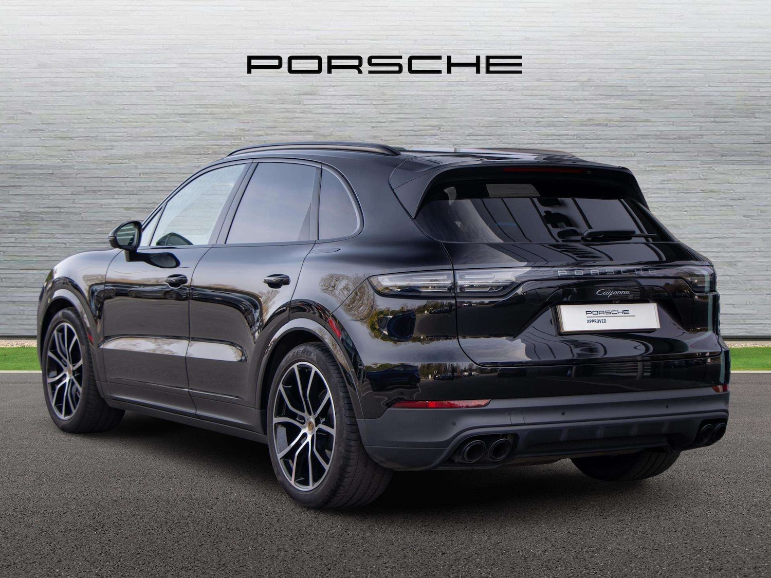 Used Porsche Cayenne 2023 for sale - 77995769: Photo 2