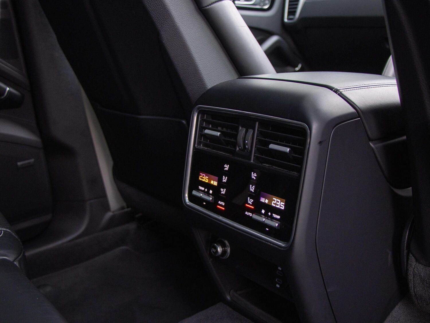 Used Porsche Cayenne 2023 for sale - 77995769: Photo 24