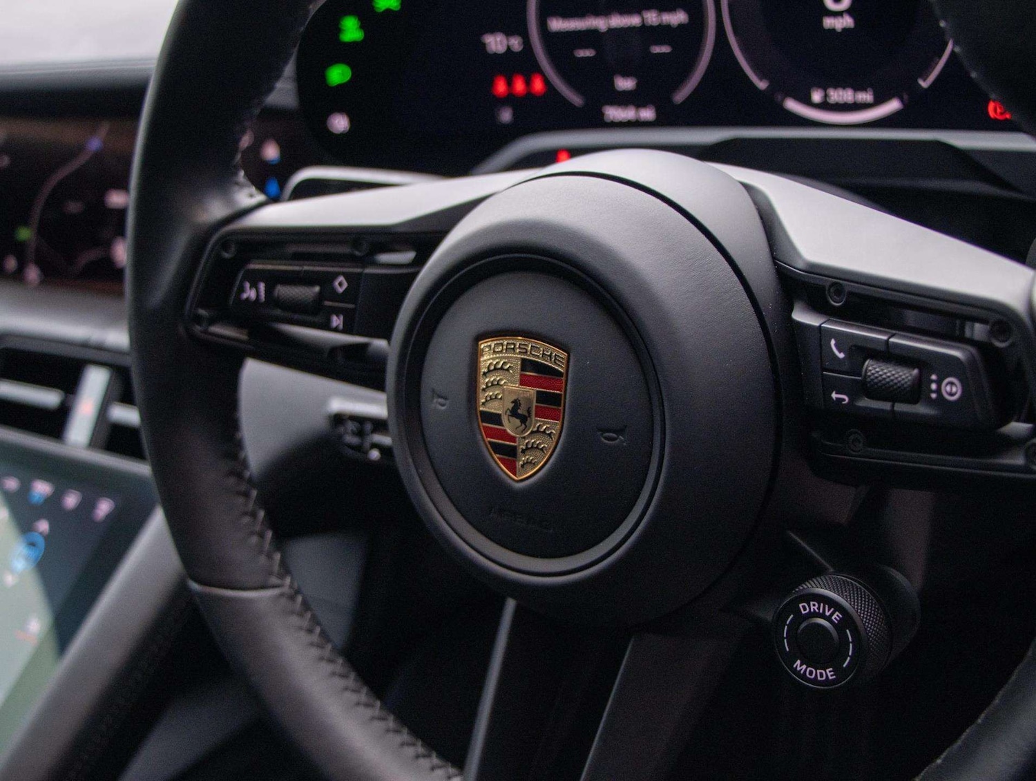 Used Porsche Taycan 2024 for sale - 77281844: Photo 12