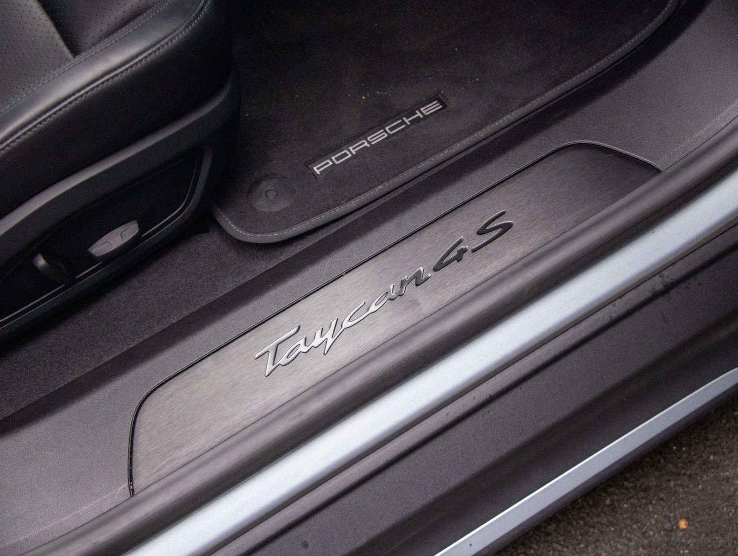 Used Porsche Taycan 2024 for sale - 77281844: Photo 15