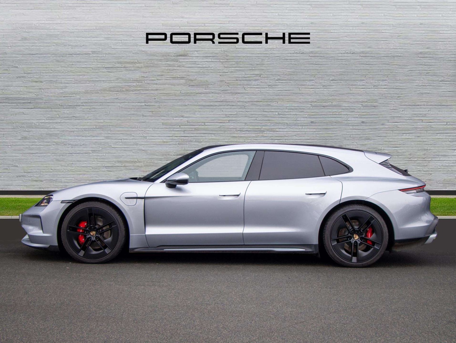 Used Porsche Taycan 2024 for sale - 77281844: Photo 2