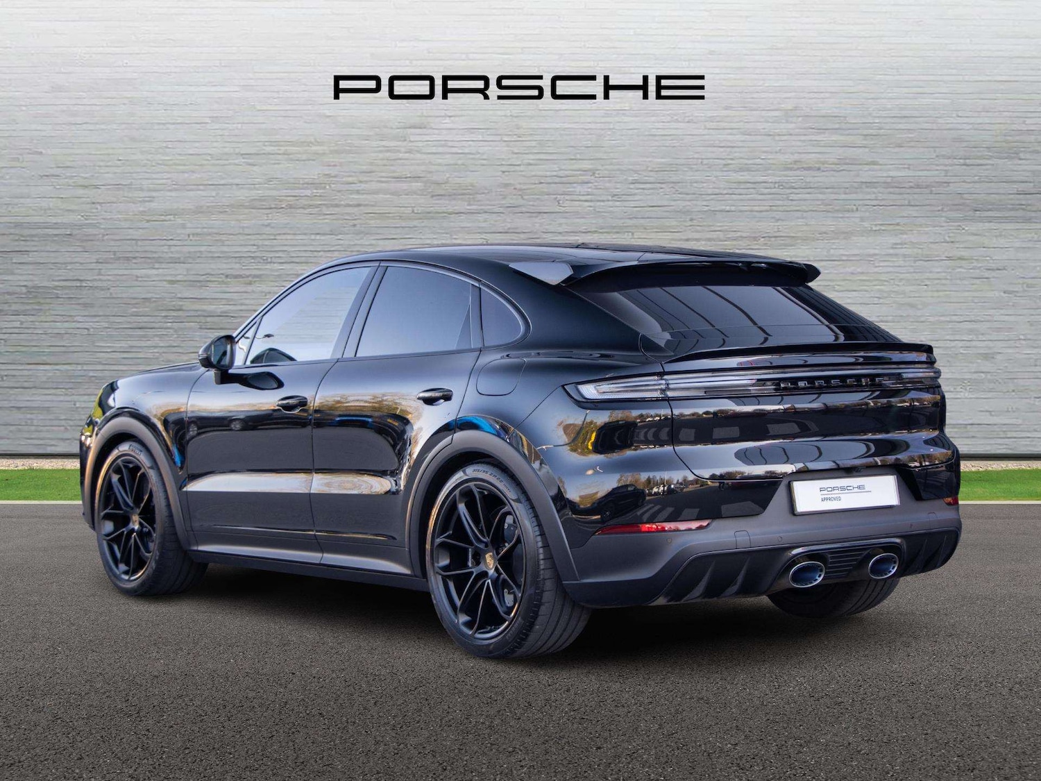 Used Porsche Cayenne 2024 for sale - 77996190: Photo 2