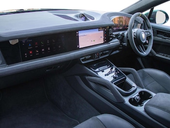 Used Porsche Cayenne 2024 for sale - 77996190: Photo