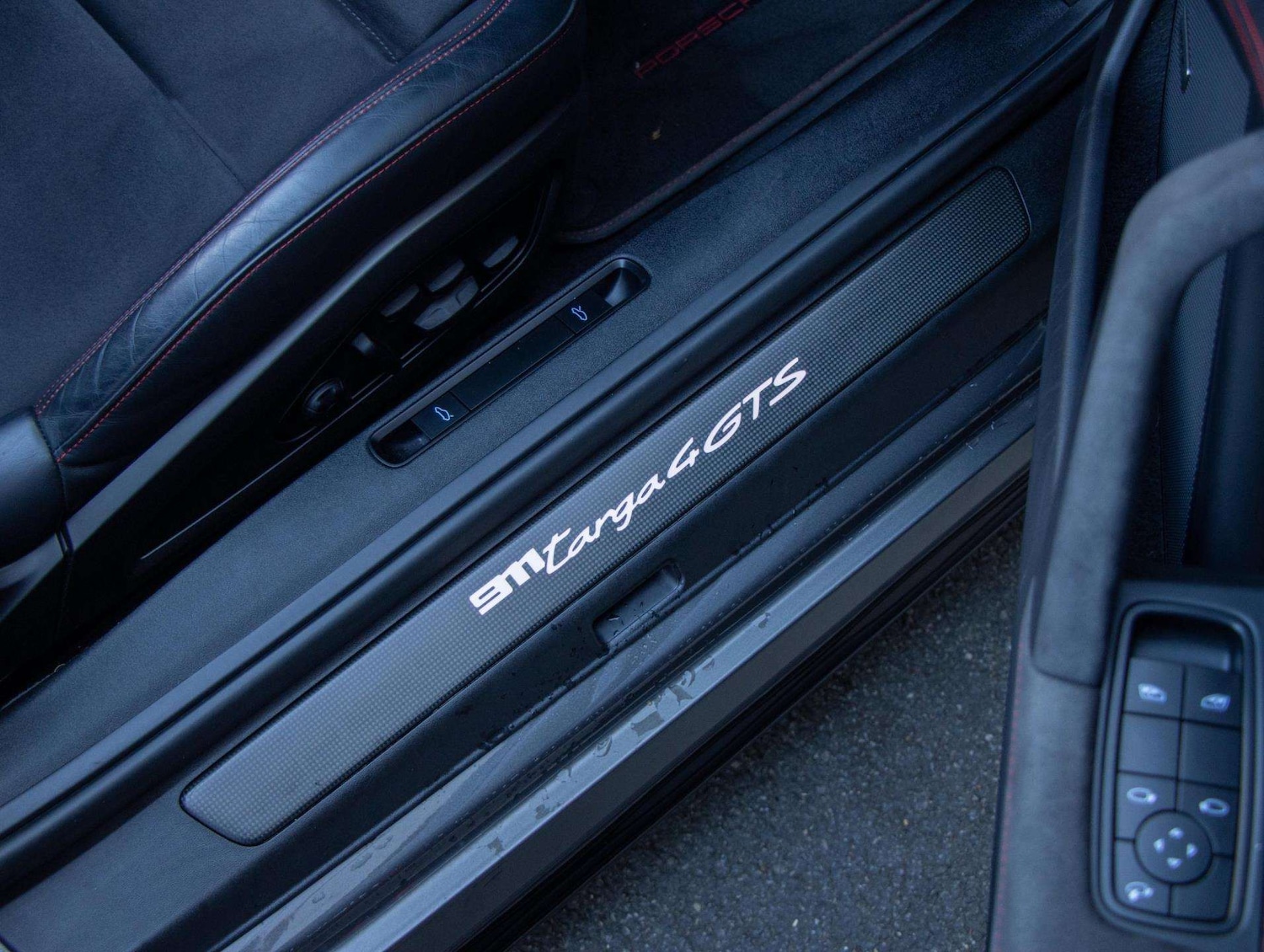 Used Porsche 911 2023 for sale - 76401213: Photo 16