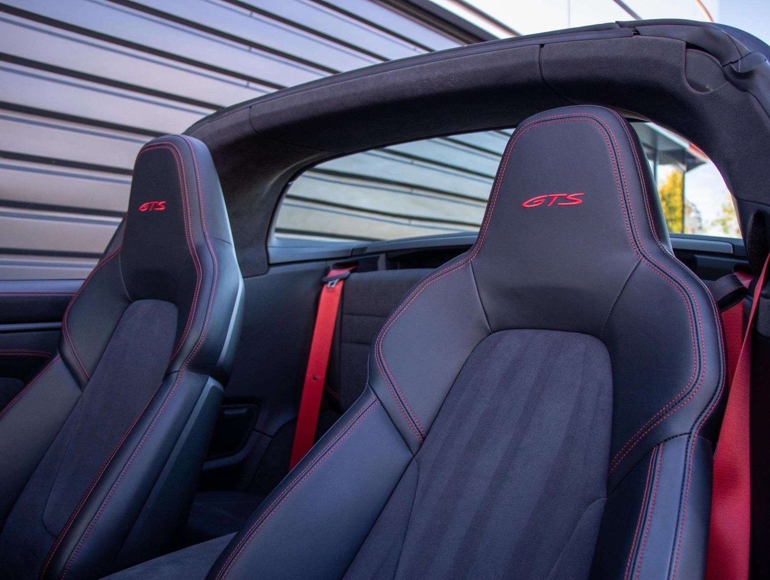 Used Porsche 911 2023 for sale - 76401213: Photo 26