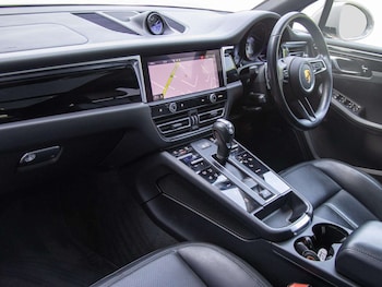 Used Porsche Macan 2021 for sale - 79028188: Photo