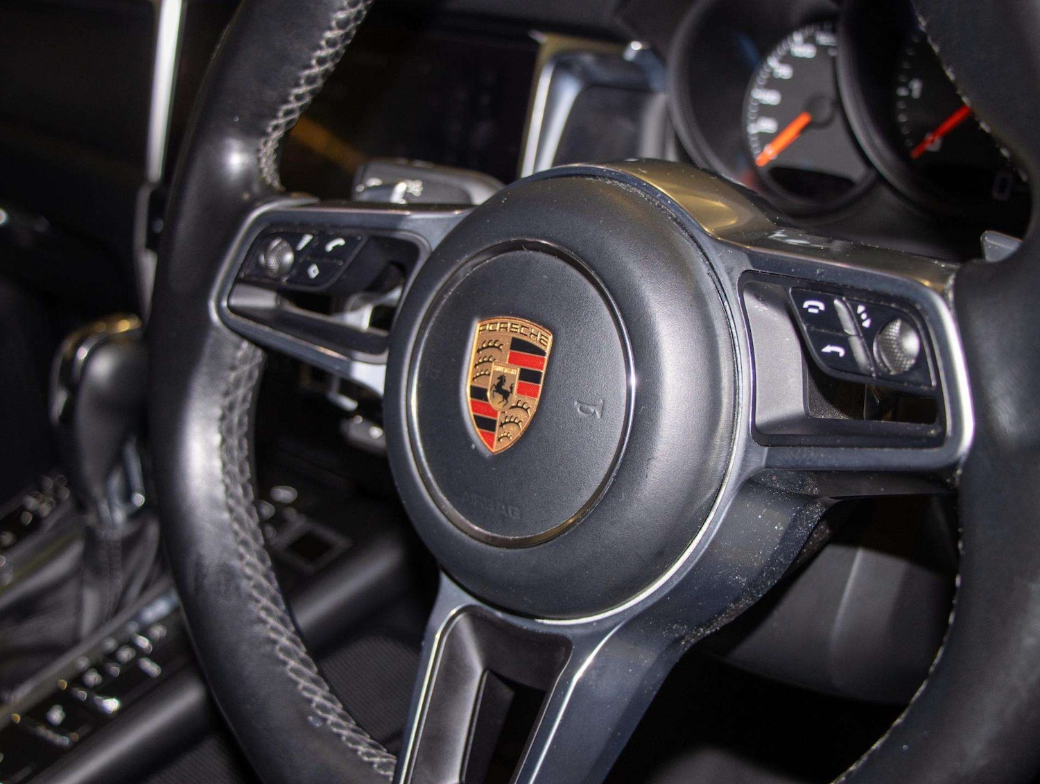 Used Porsche Macan 2018 for sale - 76648934: Photo 11