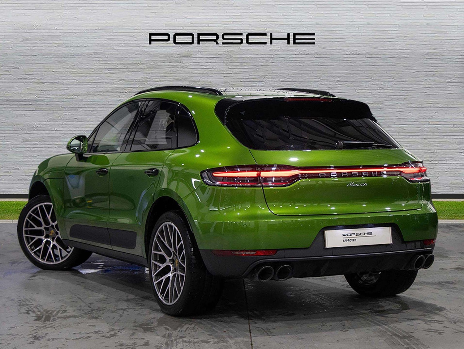 Used Porsche Macan 2018 for sale - 76648934: Photo 2