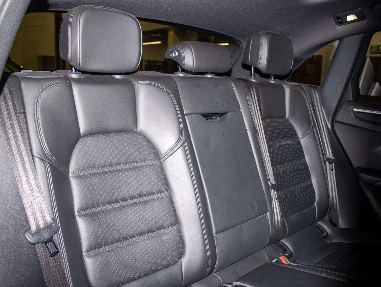 Used Porsche Macan 2018 for sale - 76648934: Photo 23