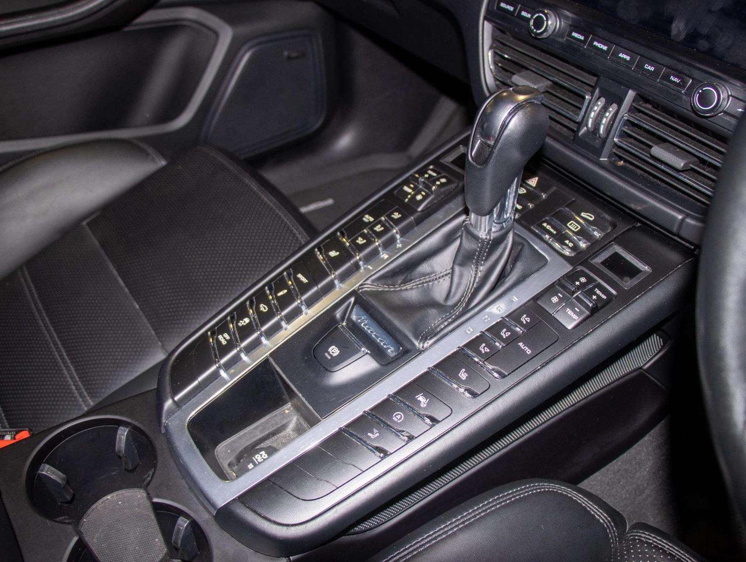 Used Porsche Macan 2018 for sale - 76648934: Photo 9