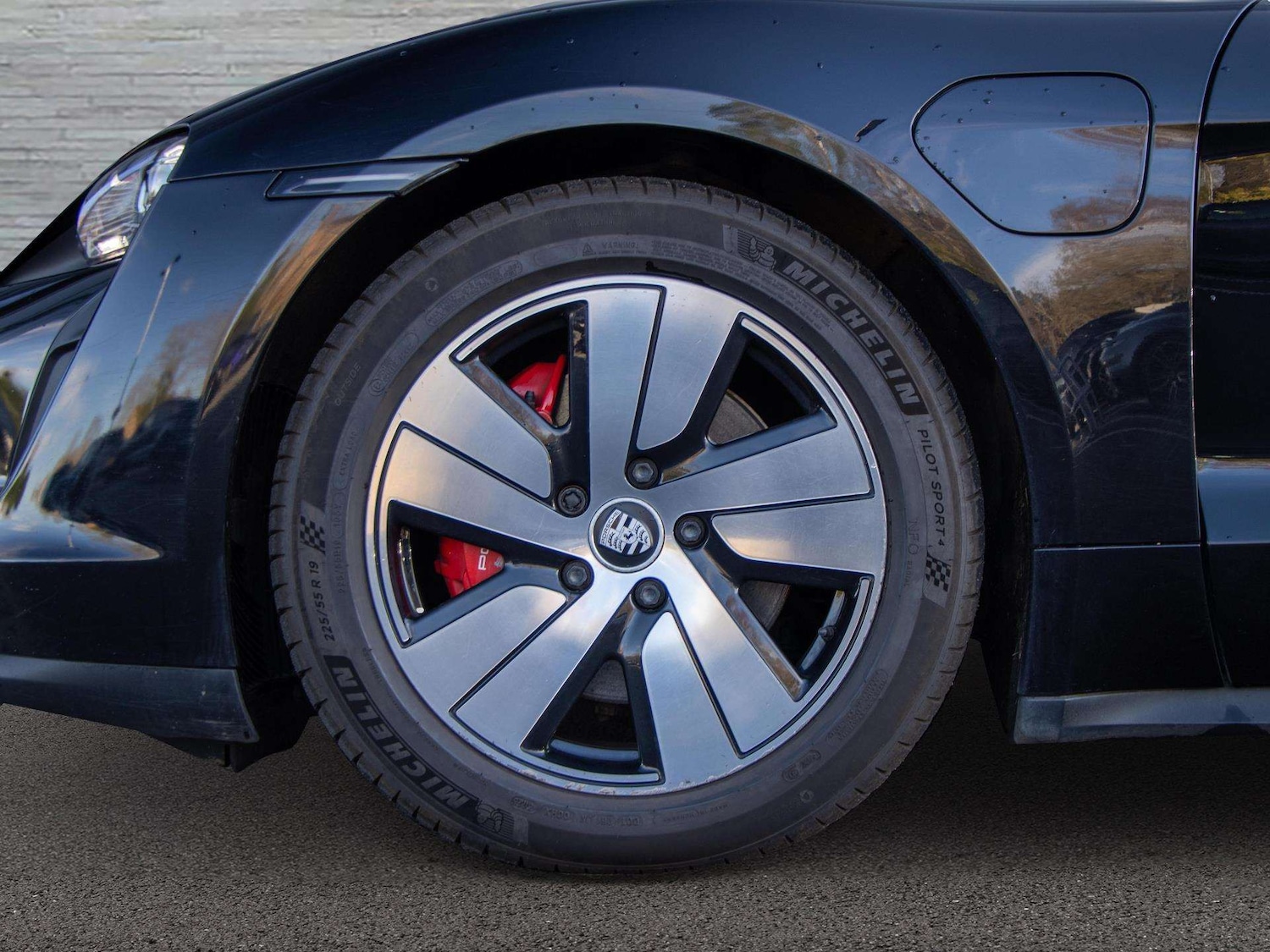 Used Porsche Taycan 2020 for sale - 78037779: Photo 4