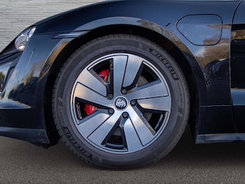 Used Porsche Taycan 2020 for sale - 78037779: Photo