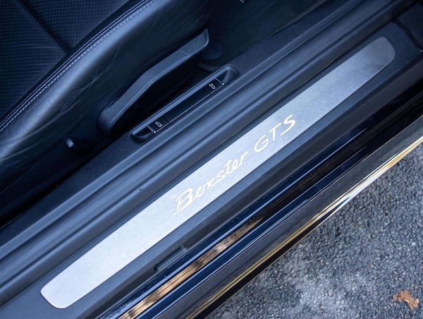 Used Porsche Boxster 2018 for sale - 76191895: Photo 16
