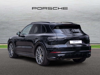 Used Porsche Cayenne 2023 for sale - 77894495: Photo