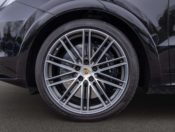 Used Porsche Cayenne 2023 for sale - 77894495: Photo