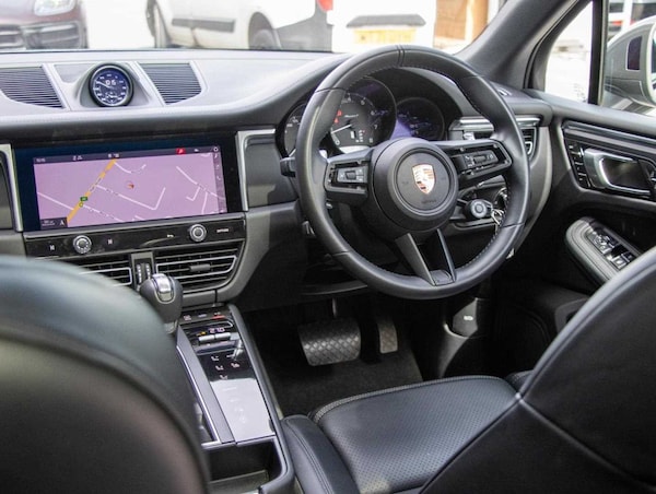 Used Porsche Macan 2023 for sale - 74960627: Photo 29