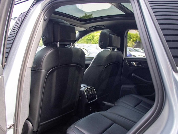 Used Porsche Macan 2023 for sale - 74960627: Photo 30