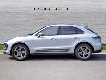 Used Porsche Macan 2023 for sale - 74960627: Photo