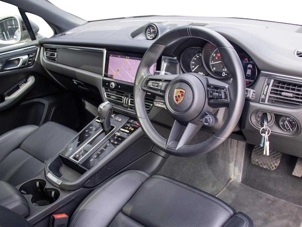 Used Porsche Macan 2023 for sale - 74960627: Photo 5