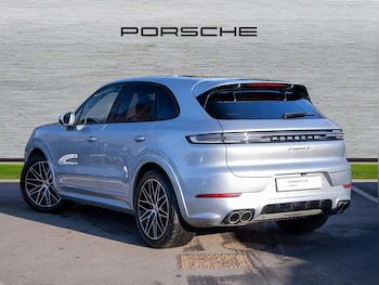 Used Porsche Cayenne 2024 for sale - 77000203: Photo