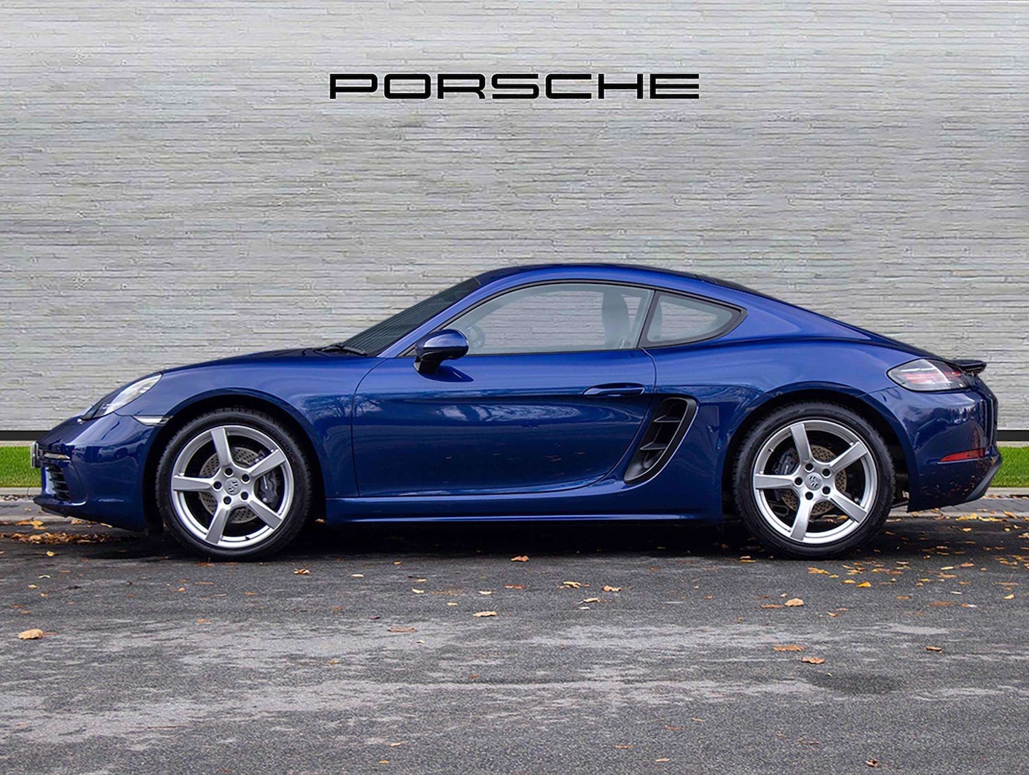 Used Porsche Cayman 2023 for sale - 76553240: Photo 2
