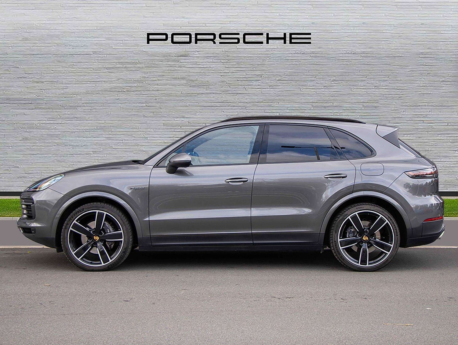 Used Porsche Cayenne 2025 for sale - 76421179: Photo 2