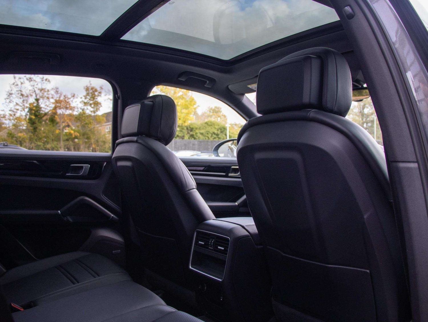 Used Porsche Cayenne 2025 for sale - 76421179: Photo 24