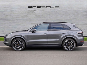 Used Porsche Cayenne 2025 for sale - 76421179: Photo