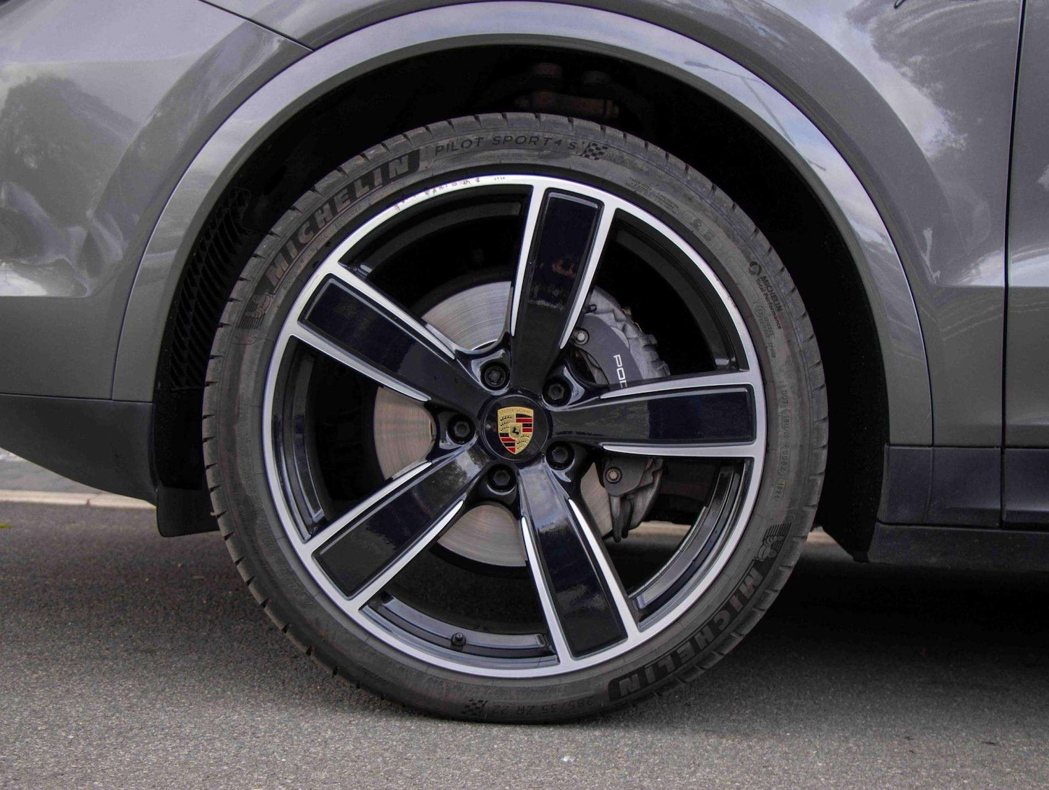 Used Porsche Cayenne 2025 for sale - 76421179: Photo 4