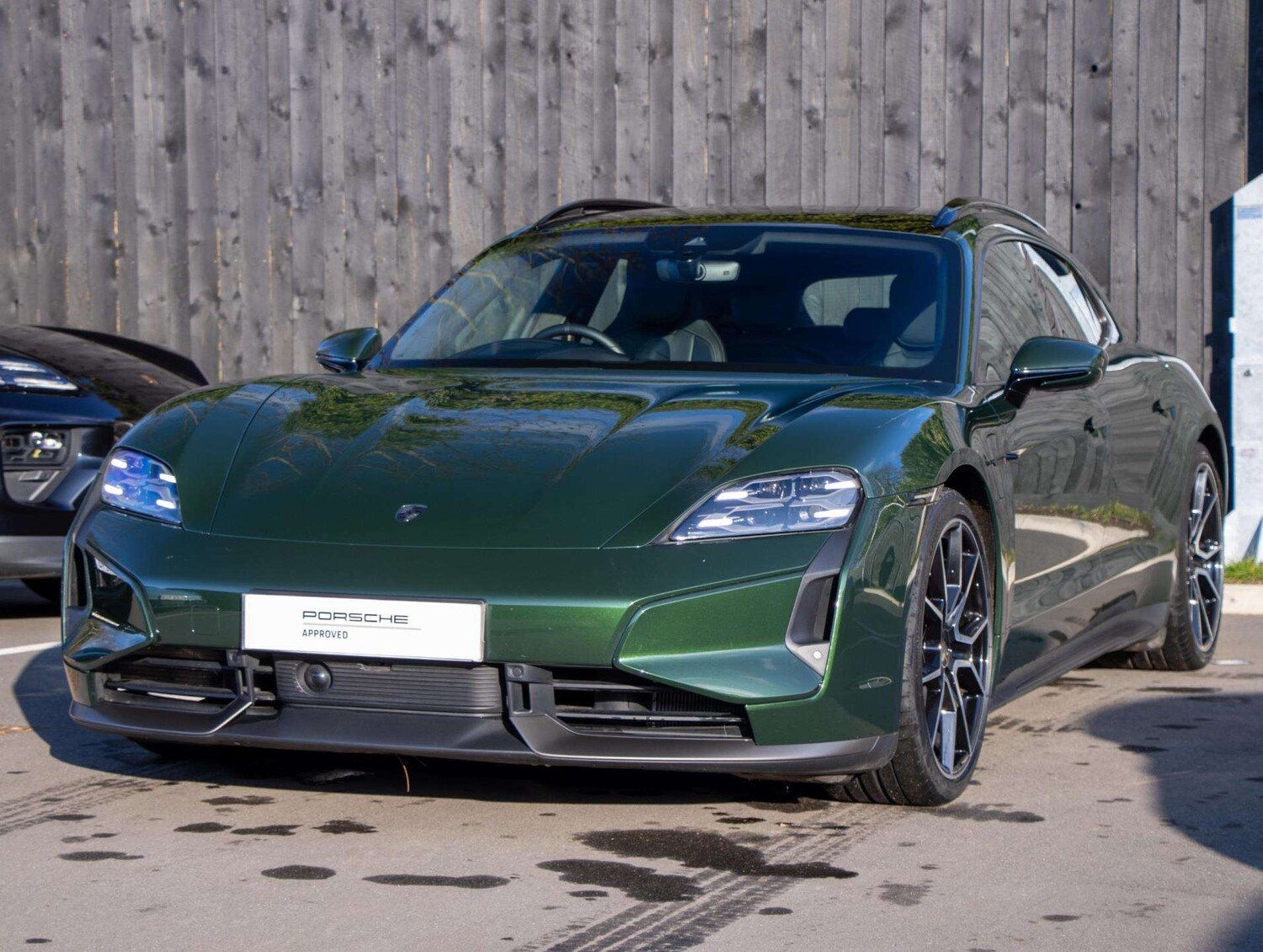 Used Porsche Taycan for sale - 77000279: Photo 17