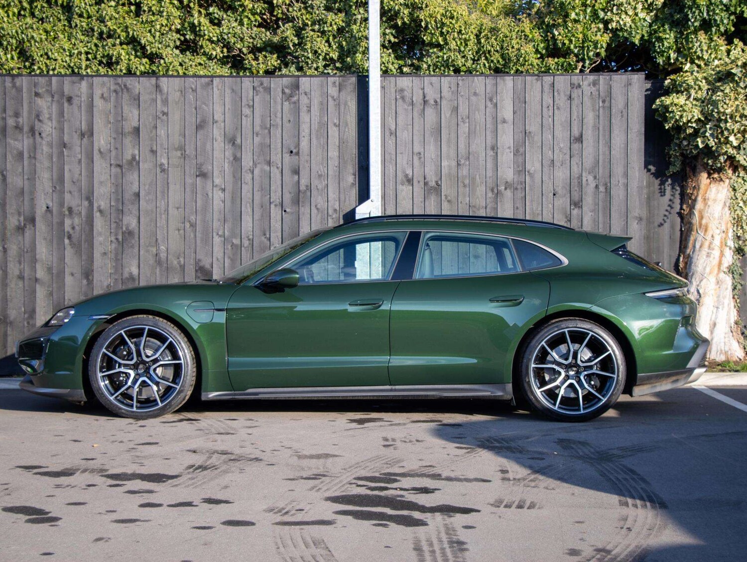 Used Porsche Taycan for sale - 77000279: Photo 23