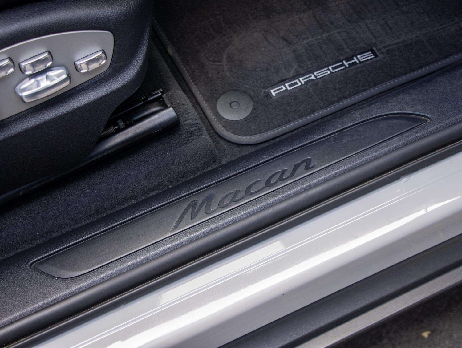 Used Porsche Macan 2023 for sale - 76842937: Photo 16