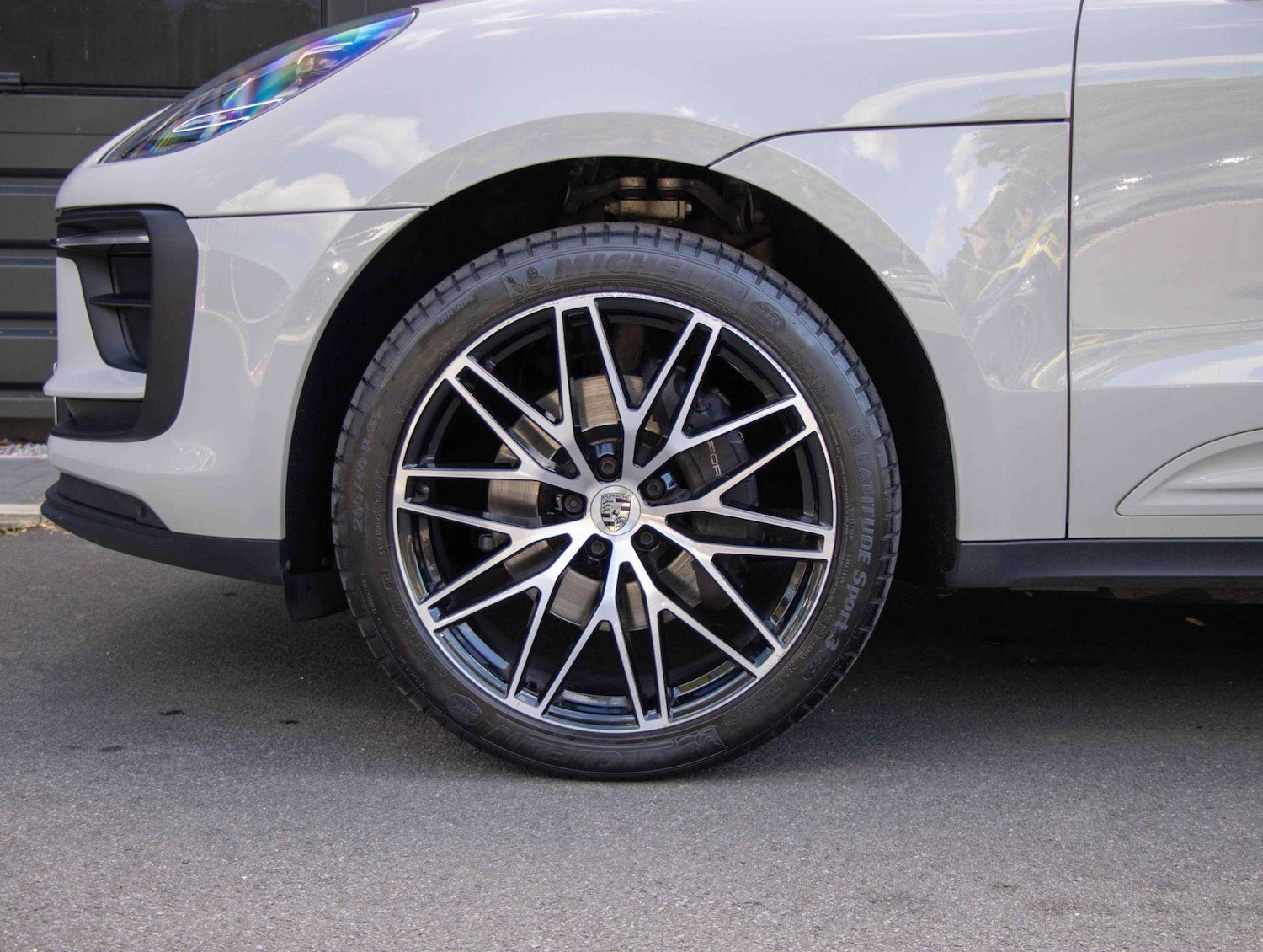 Used Porsche Macan 2023 for sale - 76842937: Photo 4