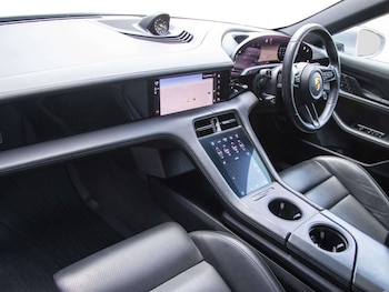Used Porsche Taycan 2021 for sale - 79215321: Photo