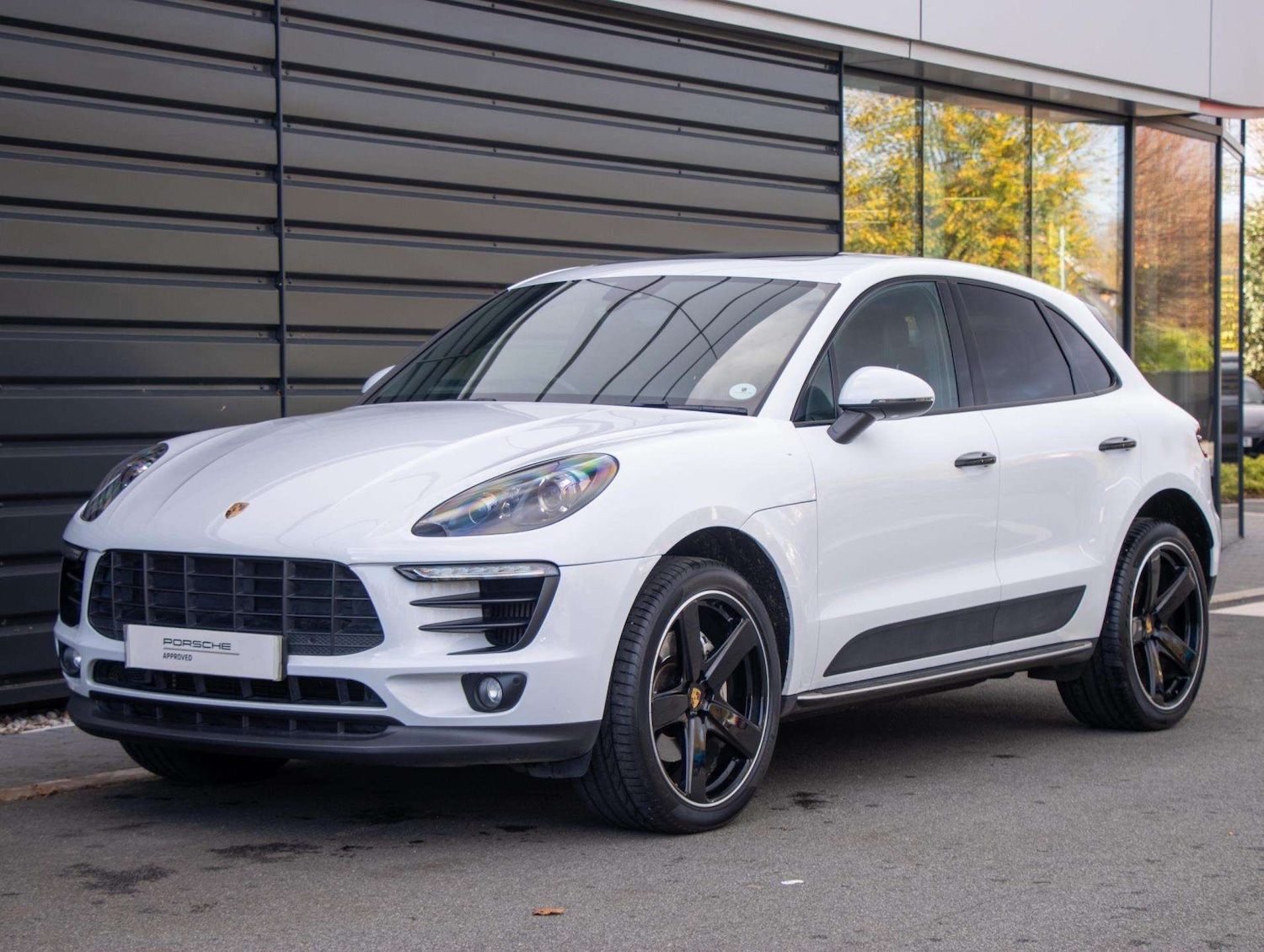 Used Porsche Macan 2017 for sale - 76648911: Photo 16