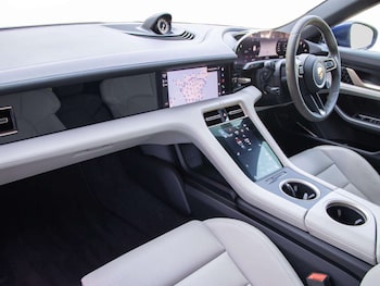 Used Porsche Taycan 2020 for sale - 79160940: Photo