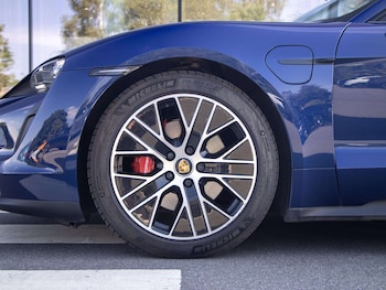 Used Porsche Taycan 2020 for sale - 79160940: Photo