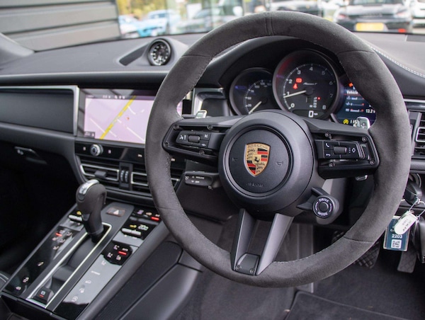 Used Porsche Macan 2025 for sale - 76286238: Photo 11