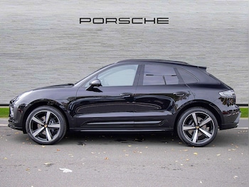 Used Porsche Macan 2025 for sale - 76286238: Photo 2