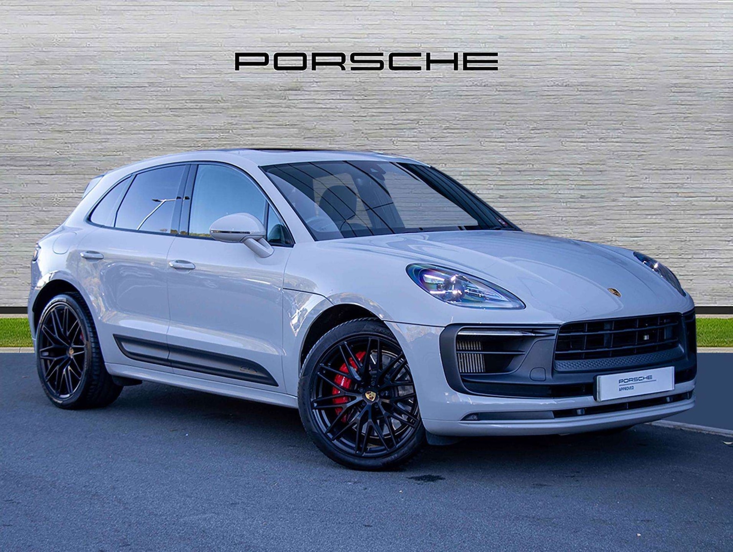 Used Porsche Macan 2021 for sale - 76624666: Photo 1
