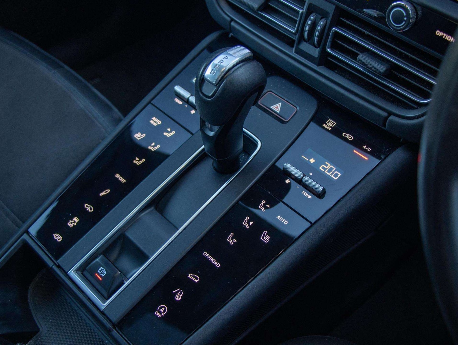 Used Porsche Macan 2021 for sale - 76624666: Photo 11