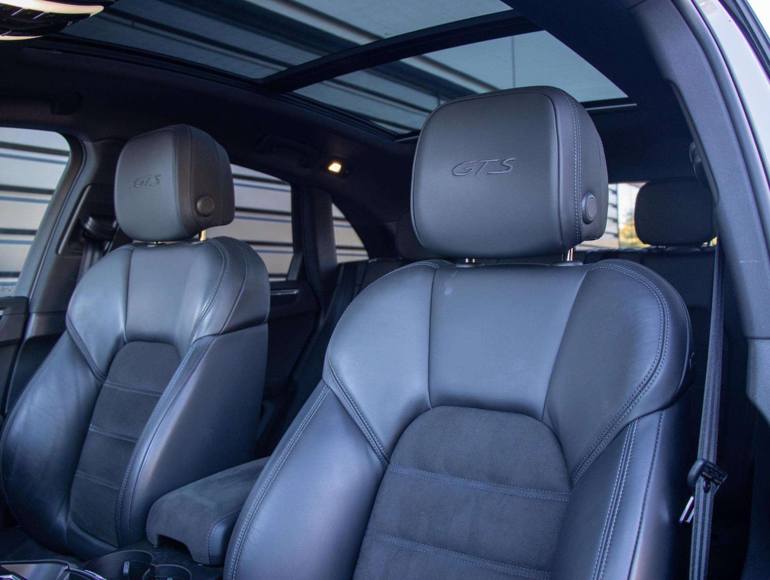 Used Porsche Macan 2021 for sale - 76624666: Photo 29