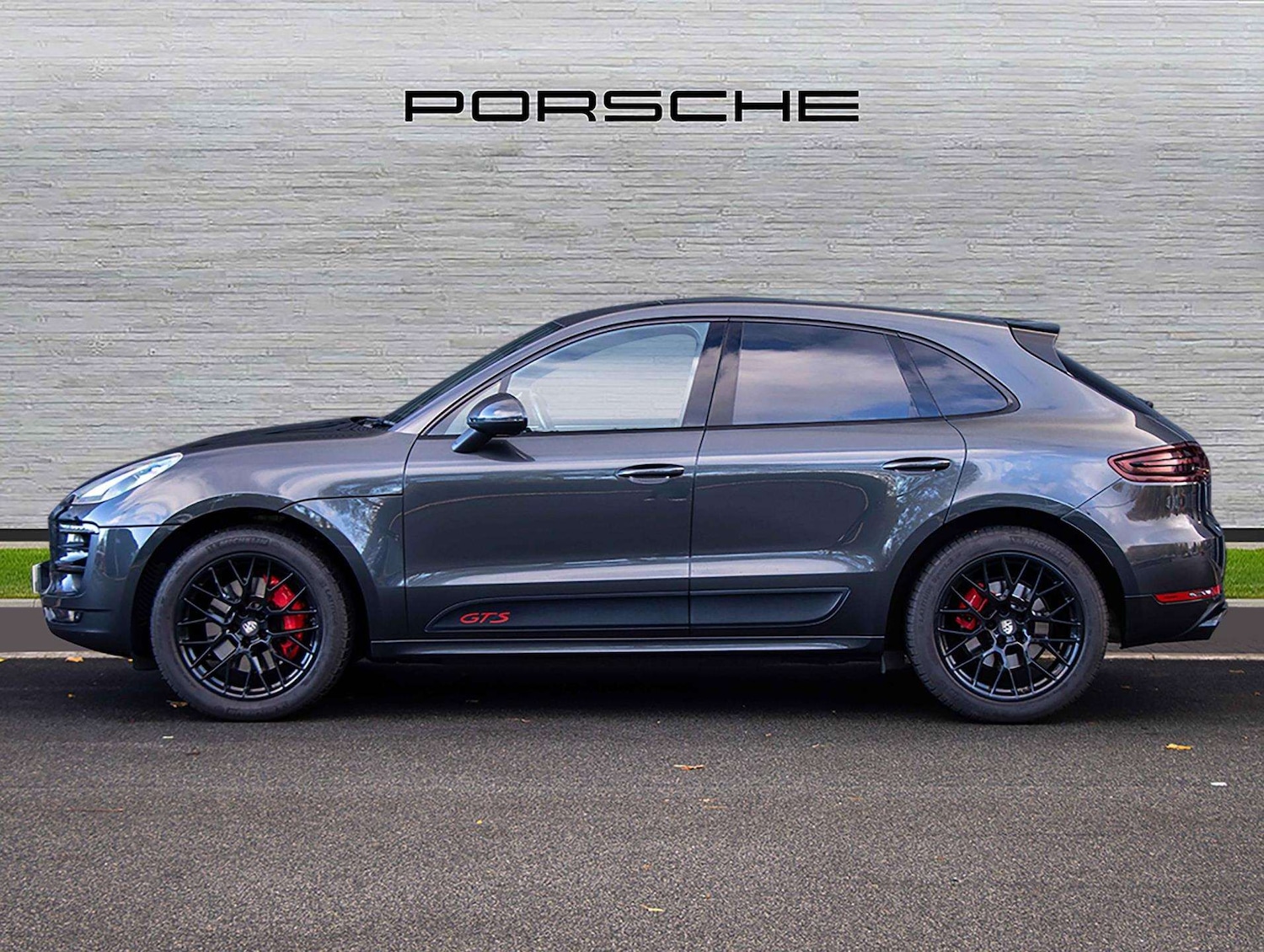 Used Porsche Macan 2016 for sale - 76421091: Photo 2