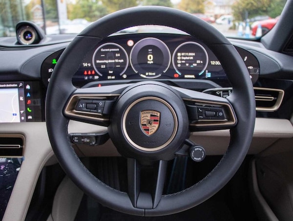 Used Porsche Taycan 2024 for sale - 73814075: Photo 11