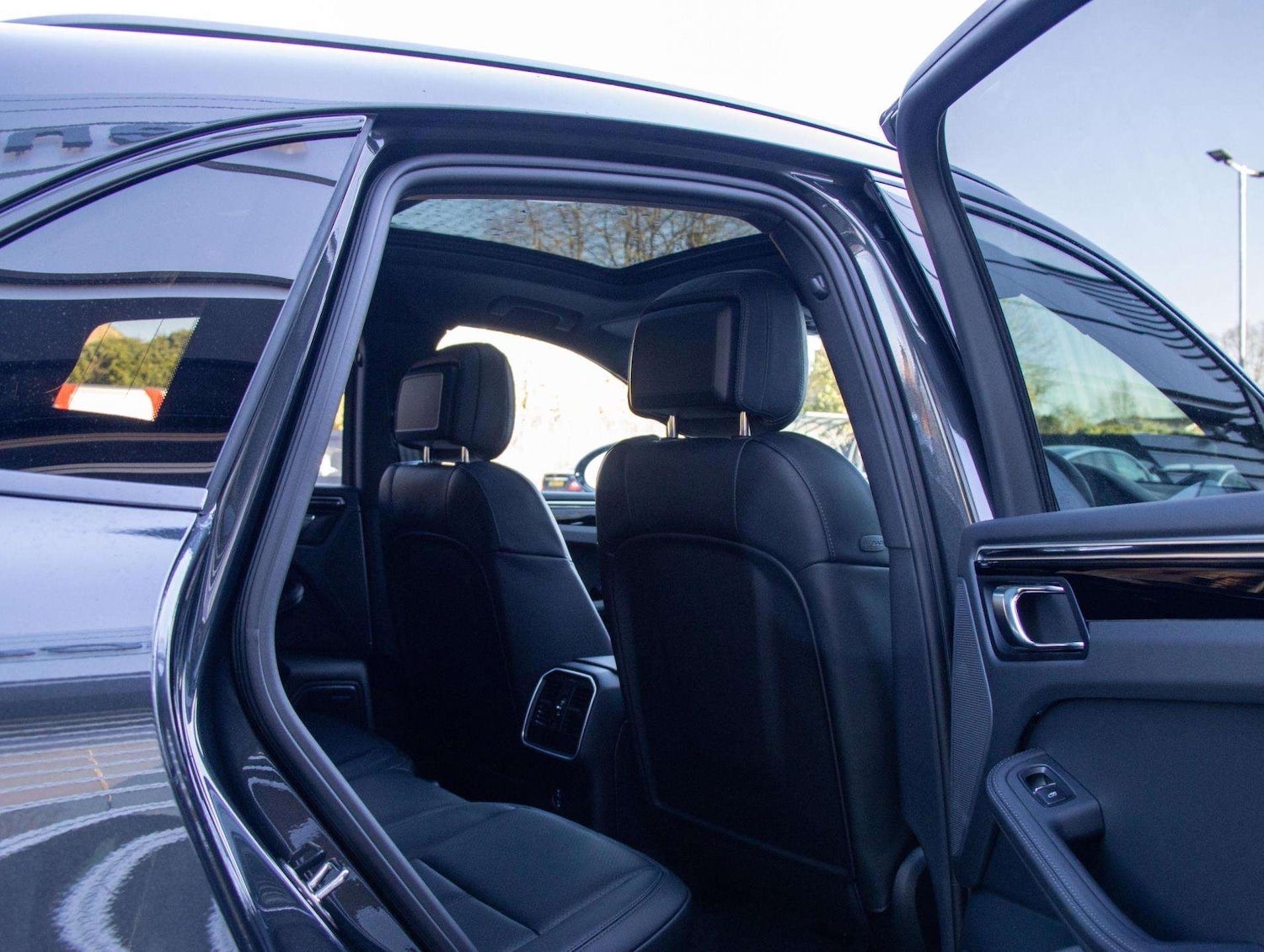 Used Porsche Macan 2025 for sale - 77158557: Photo 24