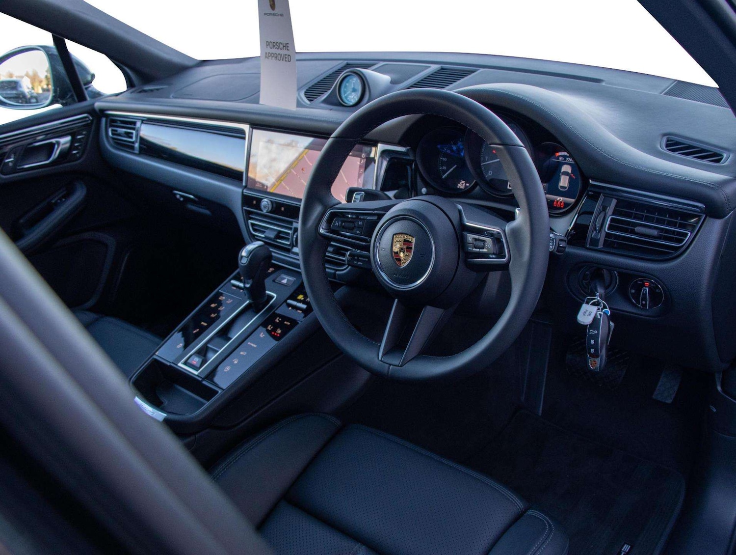 Used Porsche Macan 2025 for sale - 77158557: Photo 5